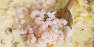 слоеные сердечки с жюльеном из креветок