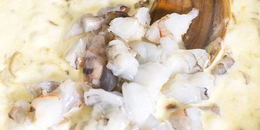 слоеные сердечки с жюльеном из креветок