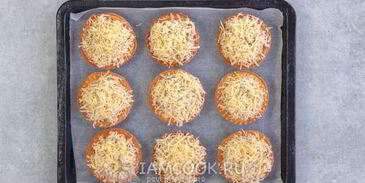 жульен в тарталетках с грибами и сыром