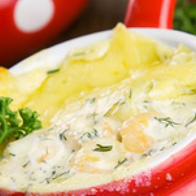 Жюльен с креветками в горшочках