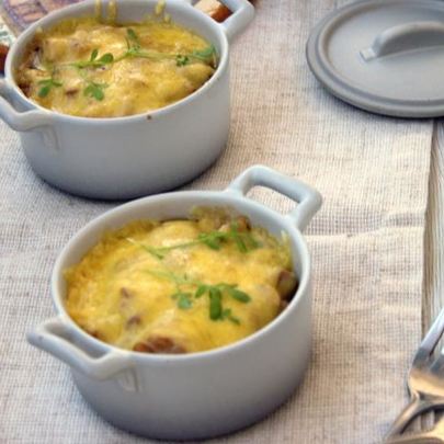 Жюльен с курицей и лисичками