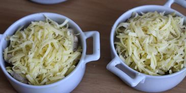 жюльен с курицей и лисичками